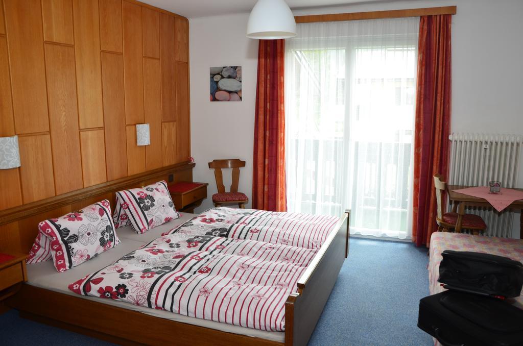 Haus Dachstein Schnitzer Hotell Eben Im Pongau Rum bild