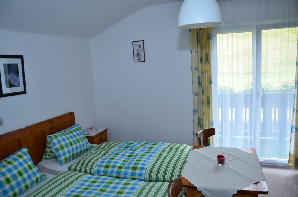 Haus Dachstein Schnitzer Hotell Eben Im Pongau Rum bild