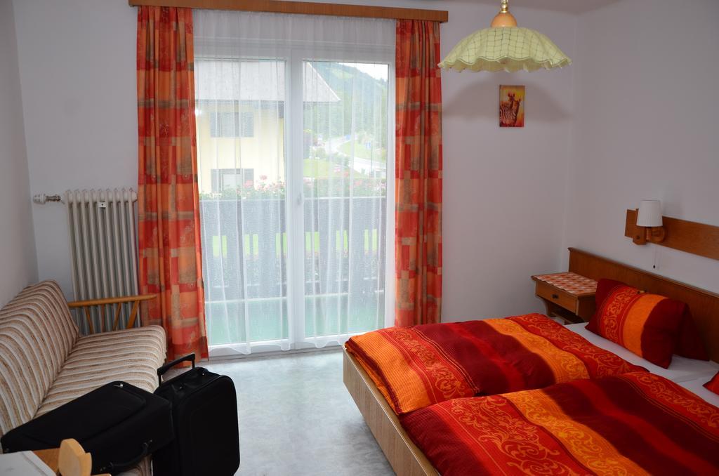 Haus Dachstein Schnitzer Hotell Eben Im Pongau Exteriör bild