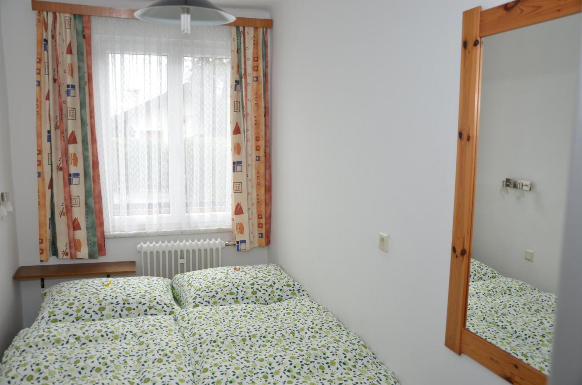 Haus Dachstein Schnitzer Hotell Eben Im Pongau Rum bild