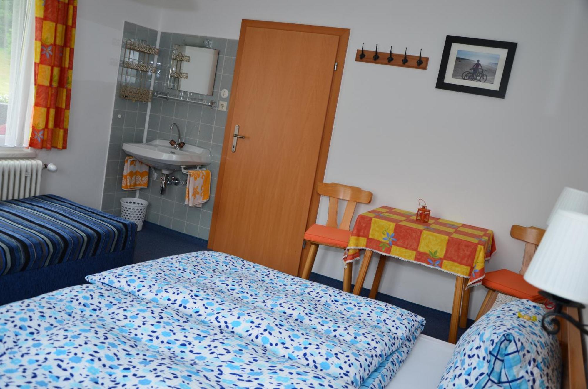 Haus Dachstein Schnitzer Hotell Eben Im Pongau Rum bild