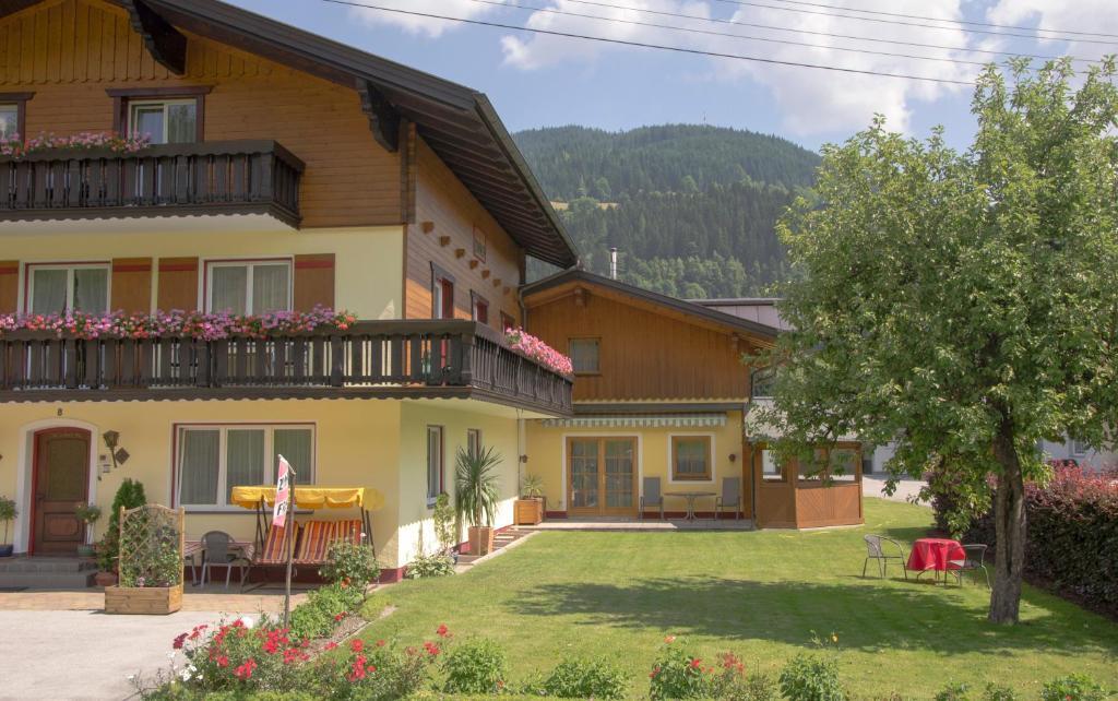 Haus Dachstein Schnitzer Hotell Eben Im Pongau Exteriör bild